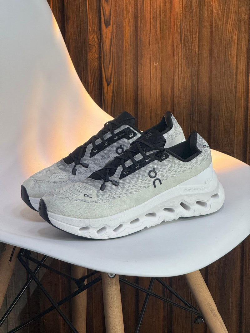 Tenis importados Oncloud ☁️🩶