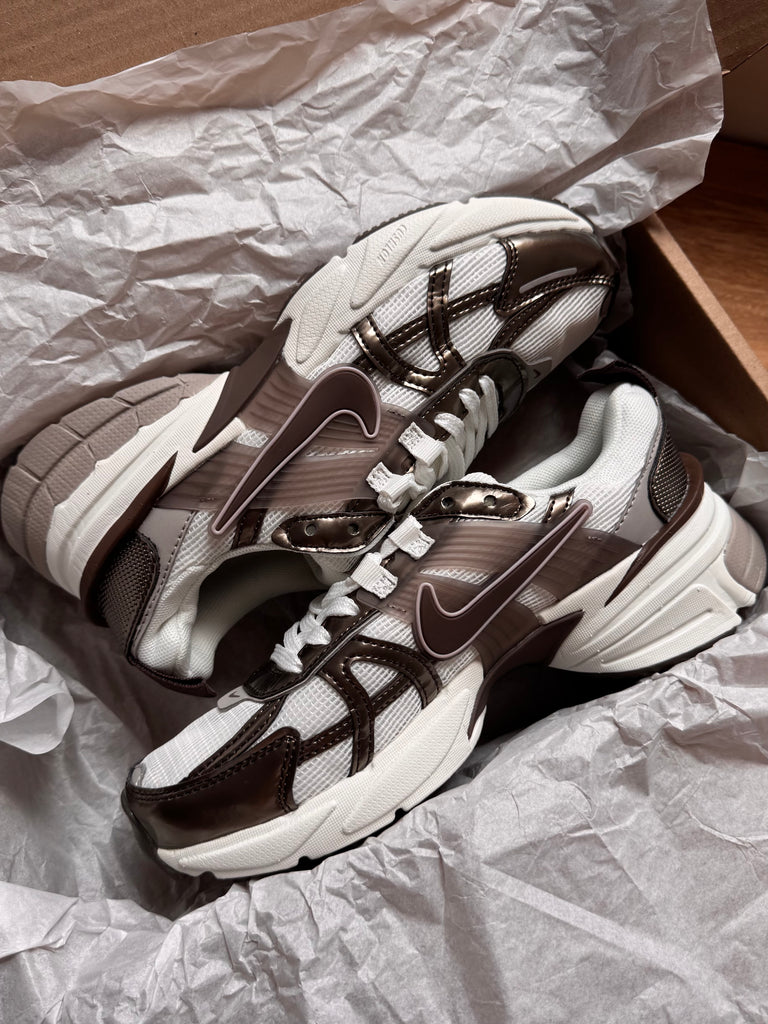 Nuevos✨Tenis importados deportivos V2K Run 🤎☕️