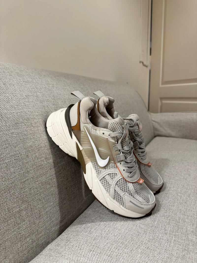 Nuevos ✨Tenis importados V2K Run 🍦