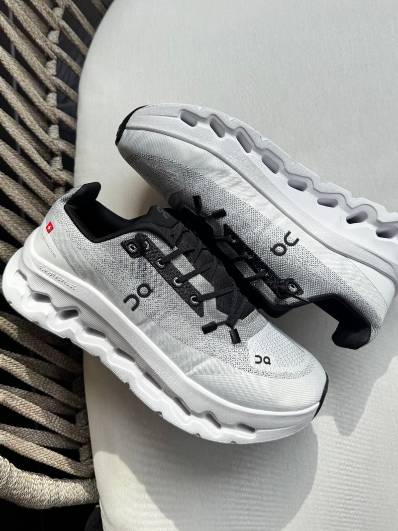 Nuevos✨ Tenis importados On Cloud 🖤✨