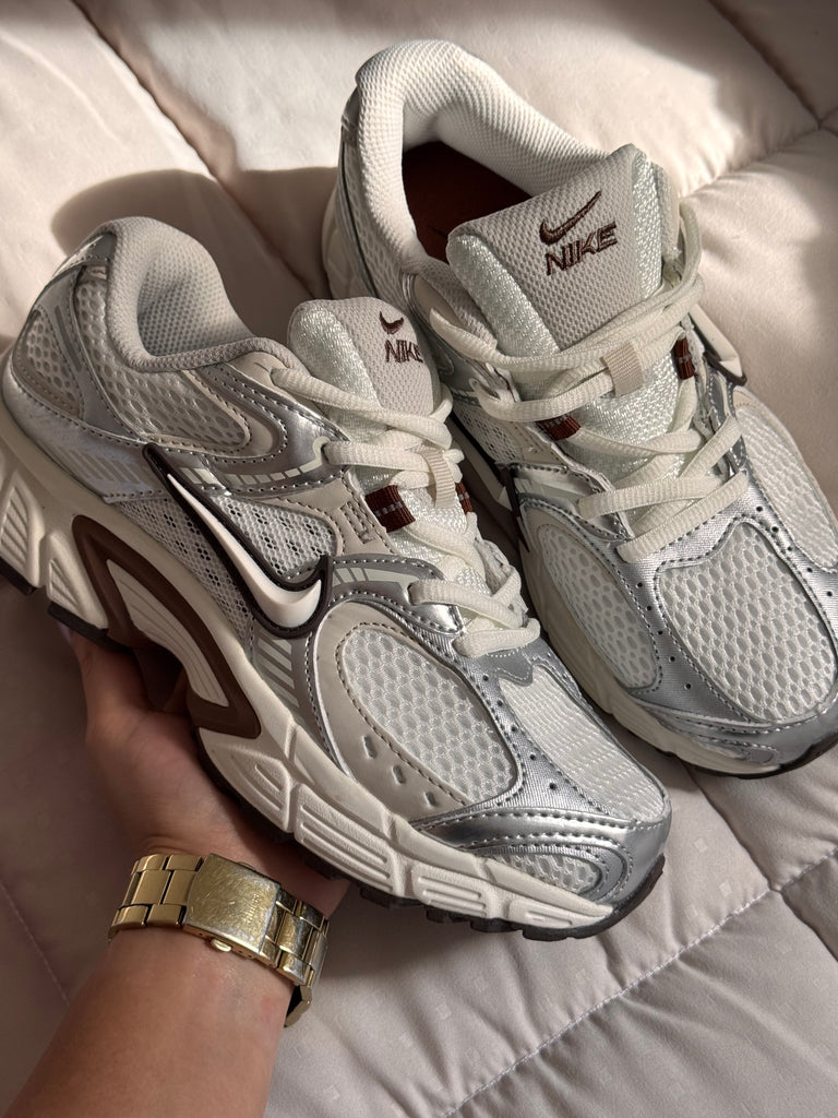 Nuevos✨ Tenis importados V5k Rnr 🤎🍦