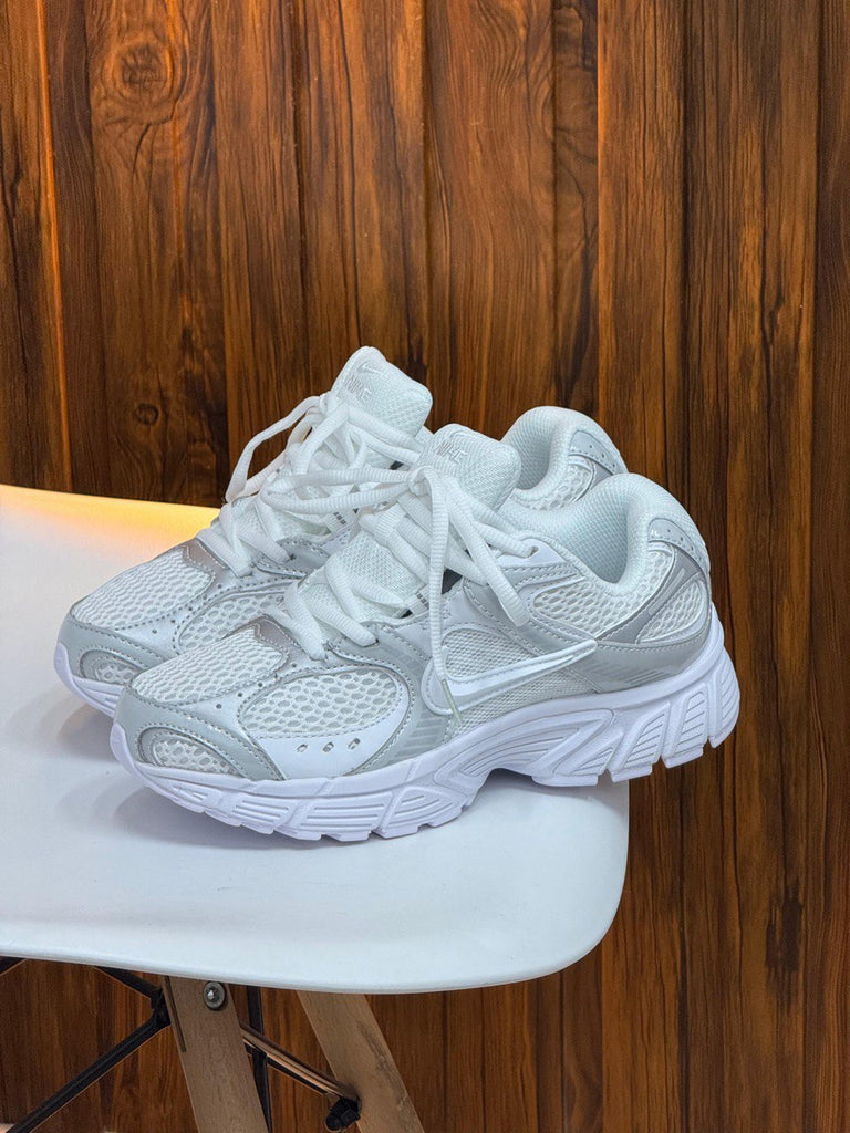 Tenis importados VOMERO 🤍