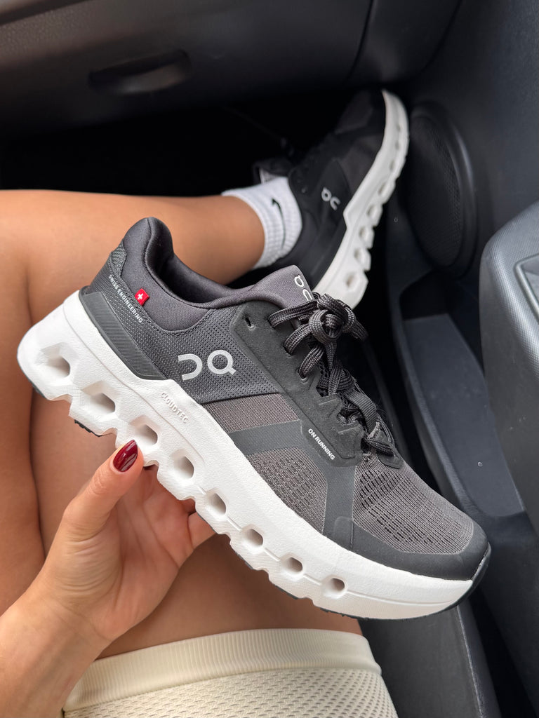 Nuevos✨Tenis importados On Cloud 🖤🤍