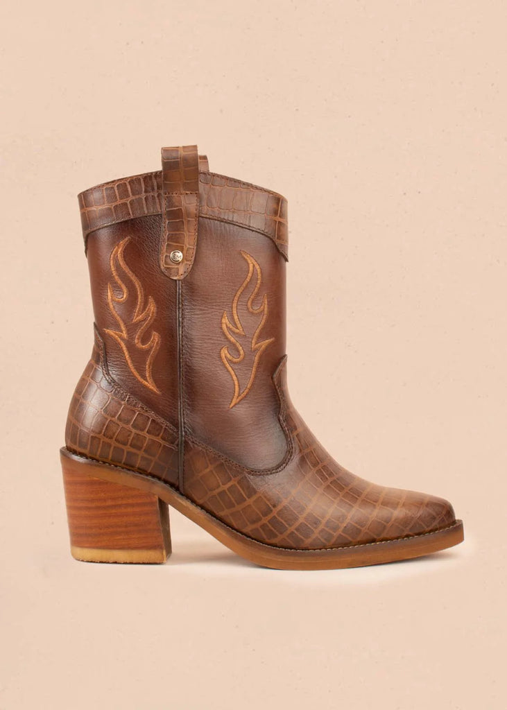 BOTAS TEXANAS CUERO ✨ BORDADO