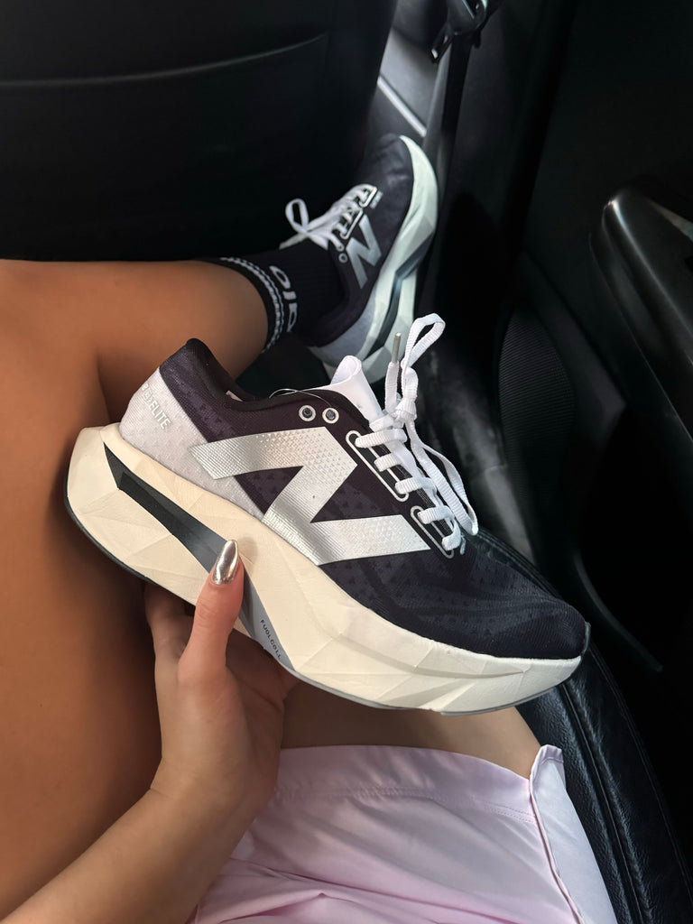 Tenis importados NB Rebel V4 🖤