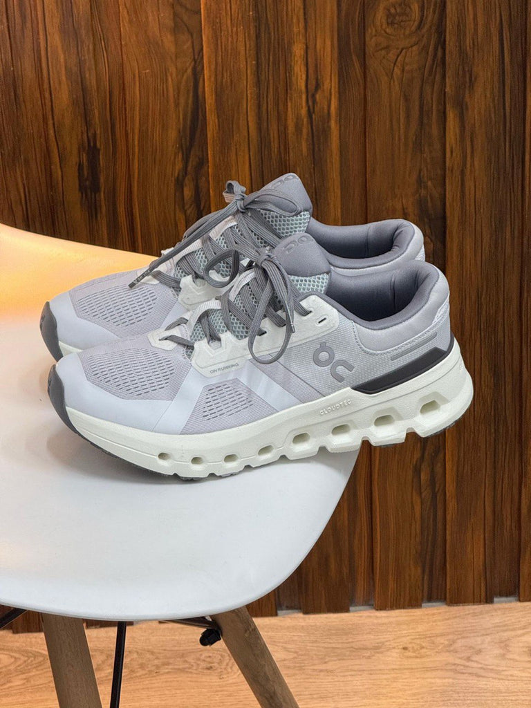 Tenis importados On Cloud  🩶🤍