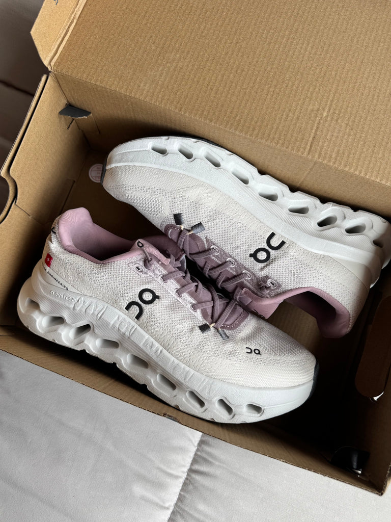 Nuevos ✨Tenis importados On cloud 🍇